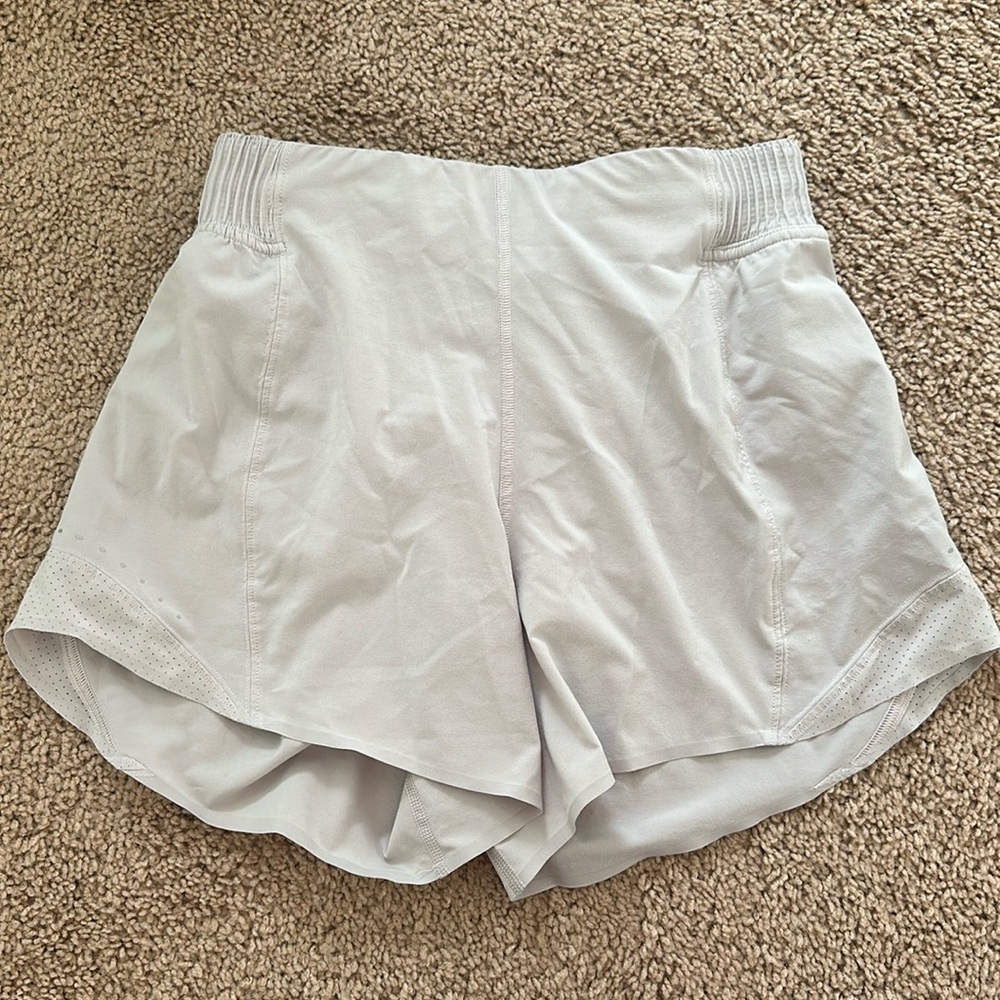 Lululemon 4” Hotty Hots